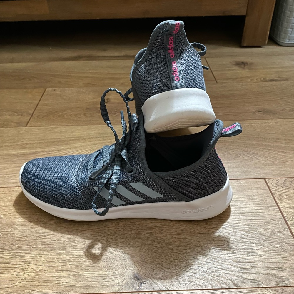Women’s Adidas Size 8
